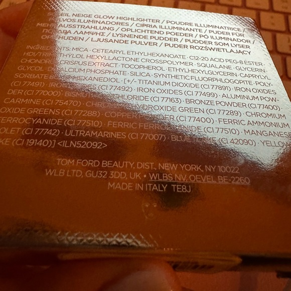 Full-size Tom Ford Soleil Neige Highlighter in shade 02 Gran Paradis - Picture 3 of 3